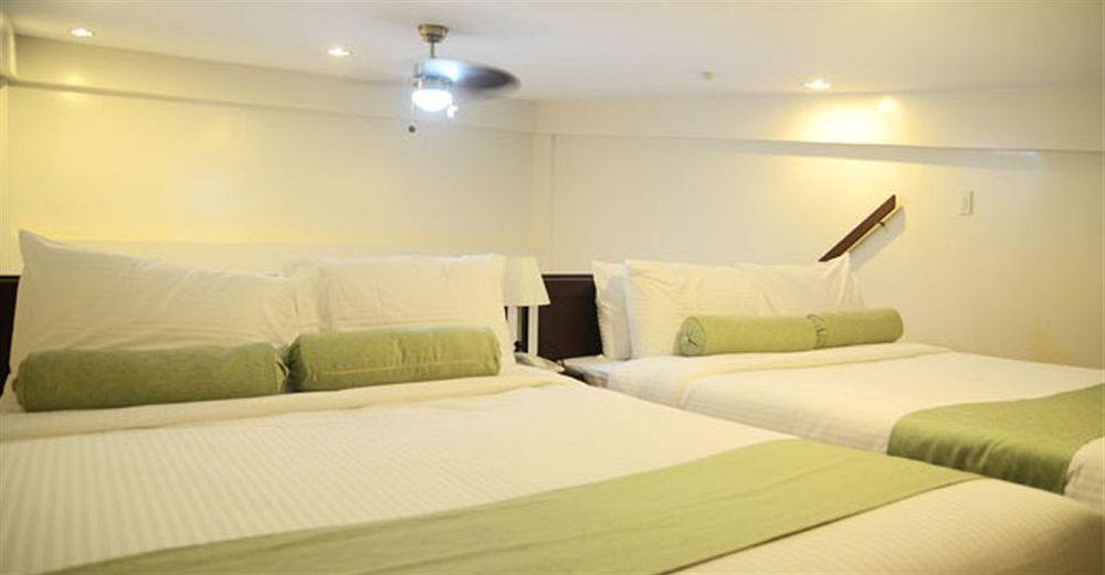 Subic Coco Hotel Olongapo Buitenkant foto