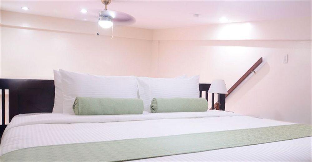 Subic Coco Hotel Olongapo Buitenkant foto