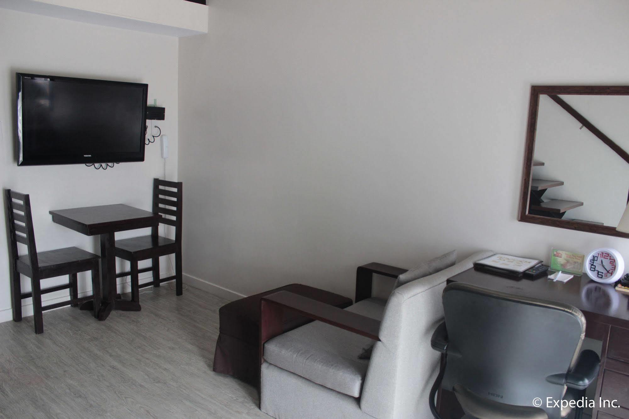 Subic Coco Hotel Olongapo Buitenkant foto