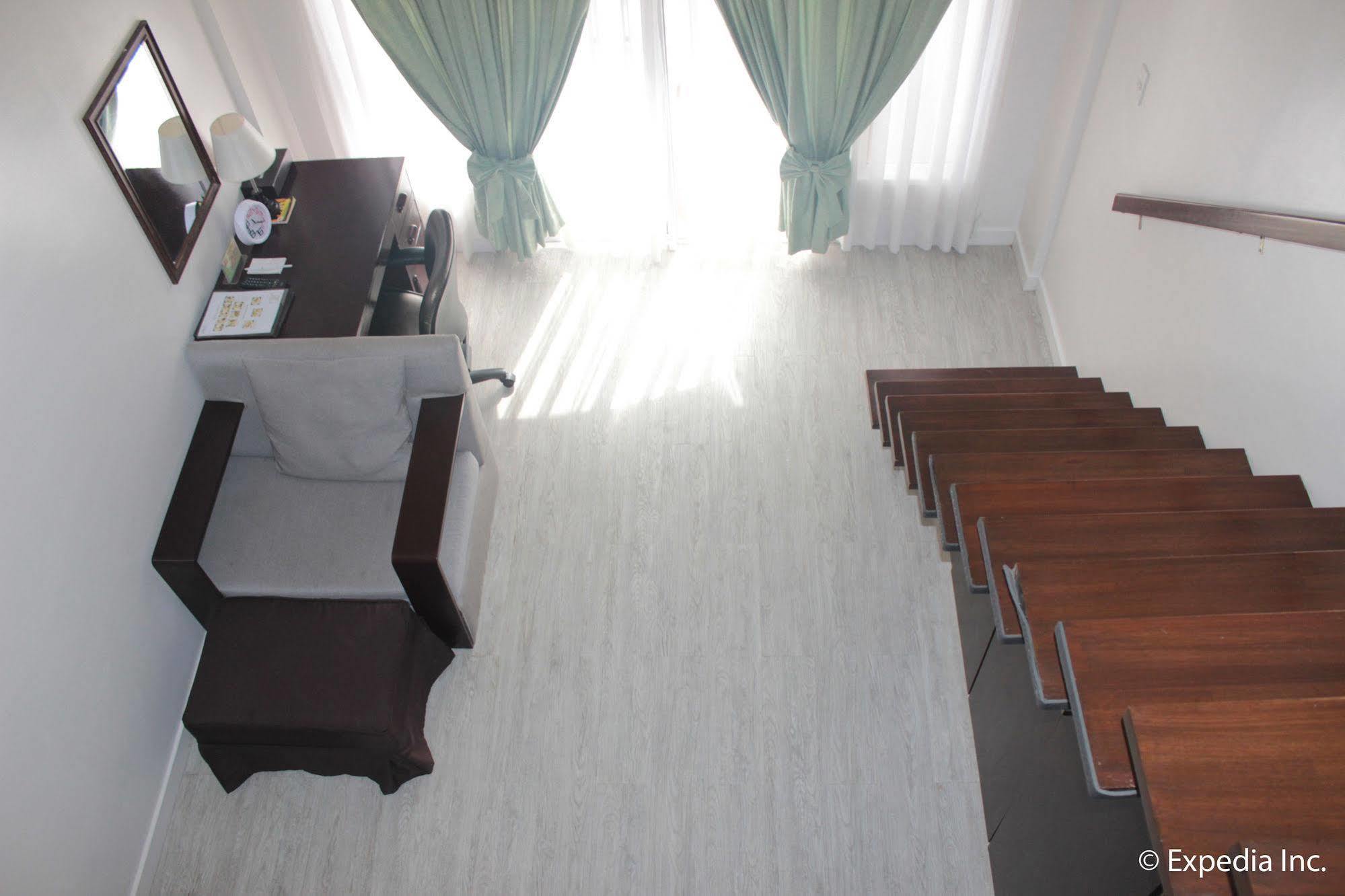 Subic Coco Hotel Olongapo Buitenkant foto